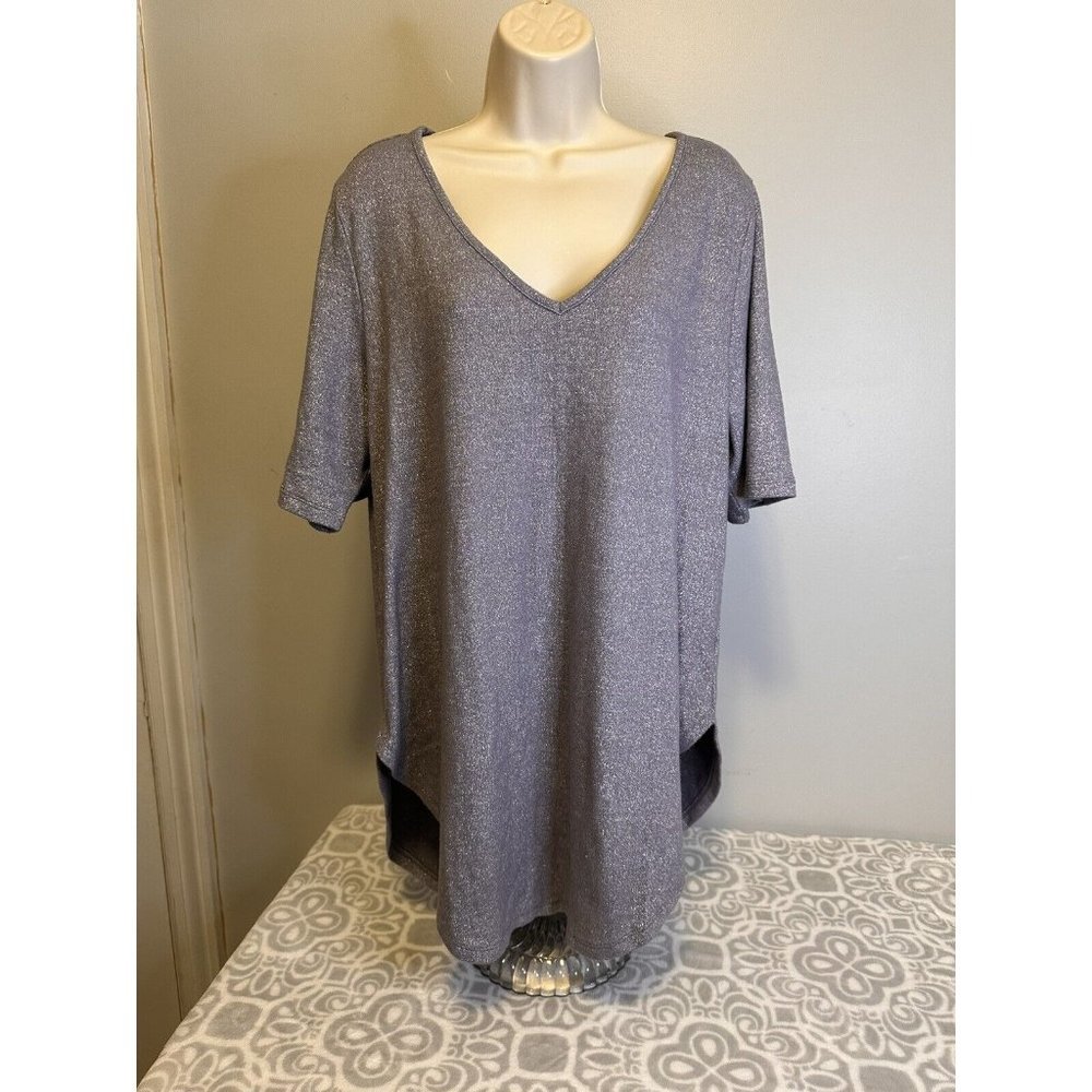 Torrid Sweater Tunic Knit Top Size 2 2x Womans Gray Metallic Short Sleeve V-Neck